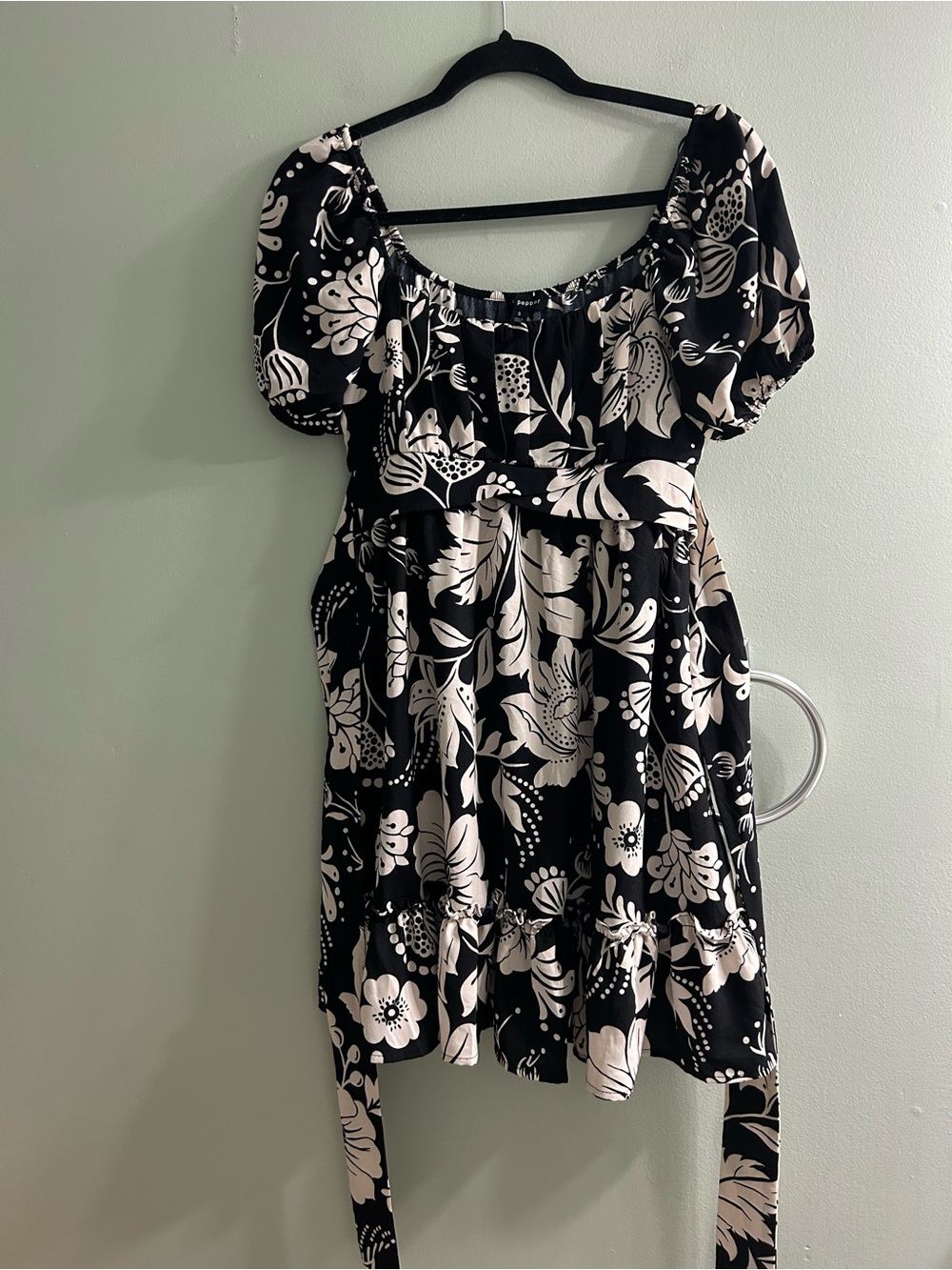 NWT Blu Pepper Women's Pleat Bust Puff Sleeve Mini Dress - Picture 7 of 7